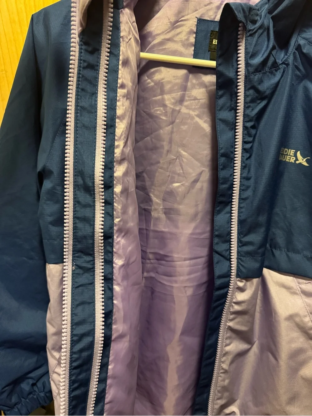 NWOT Kids Eddie Bauer two toned windbreaker. Full zip, size kids Medium.